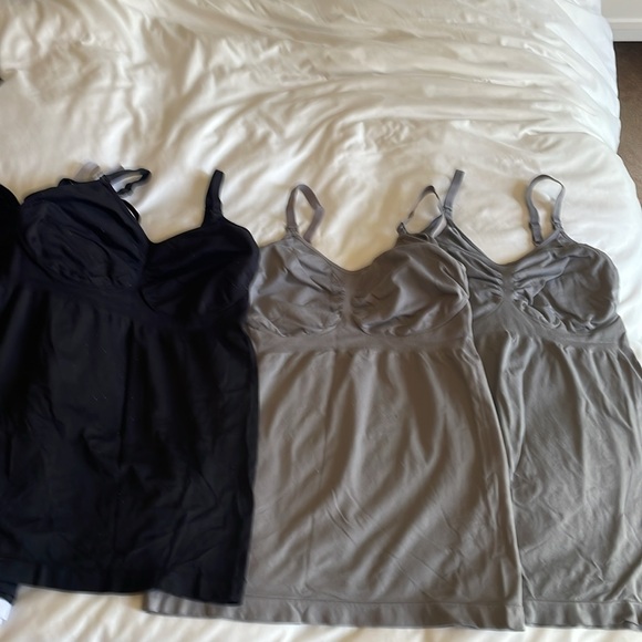 Nursing tank bundle size XL - Picture 6 of 6